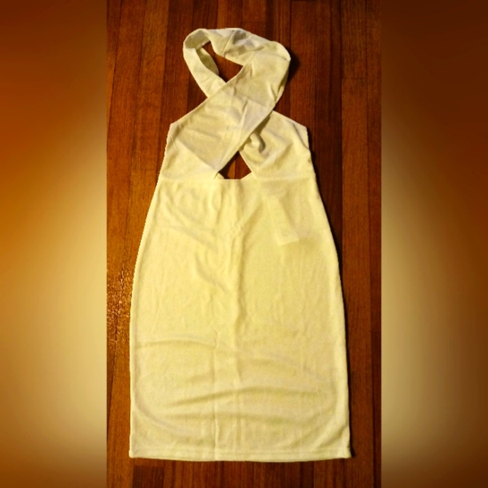 Sexy white bodycon halter dress Sz M nwt